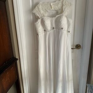 Elegant White Lace Wedding Dress